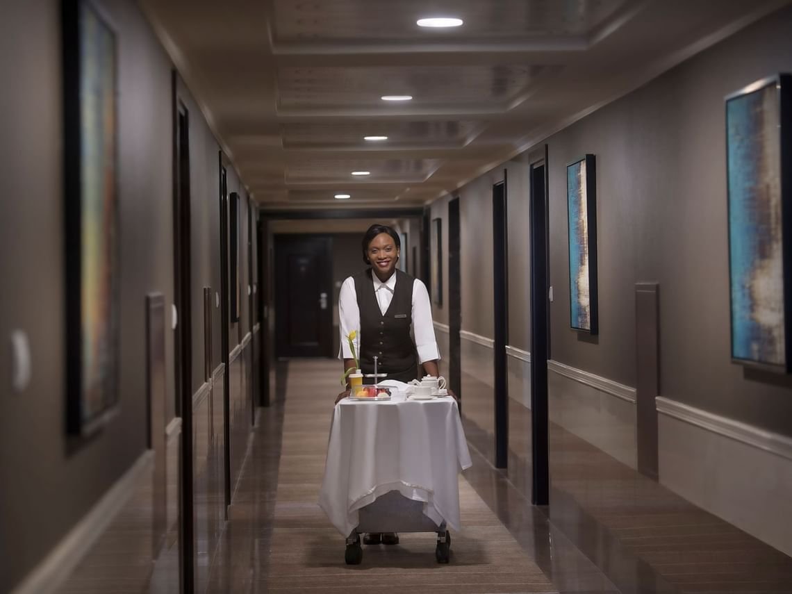 2-seasons-room-service-1