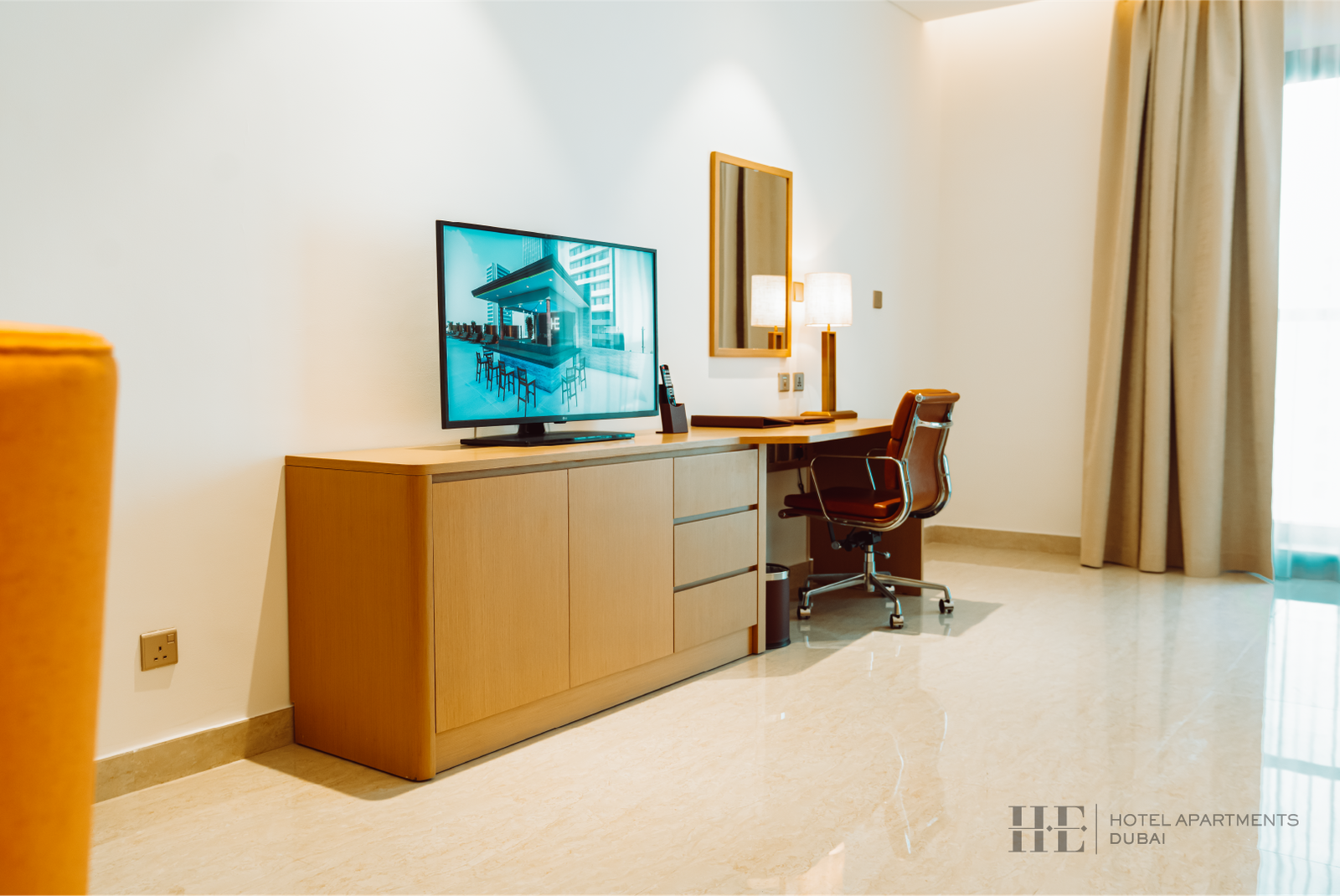HE-studio-4-1