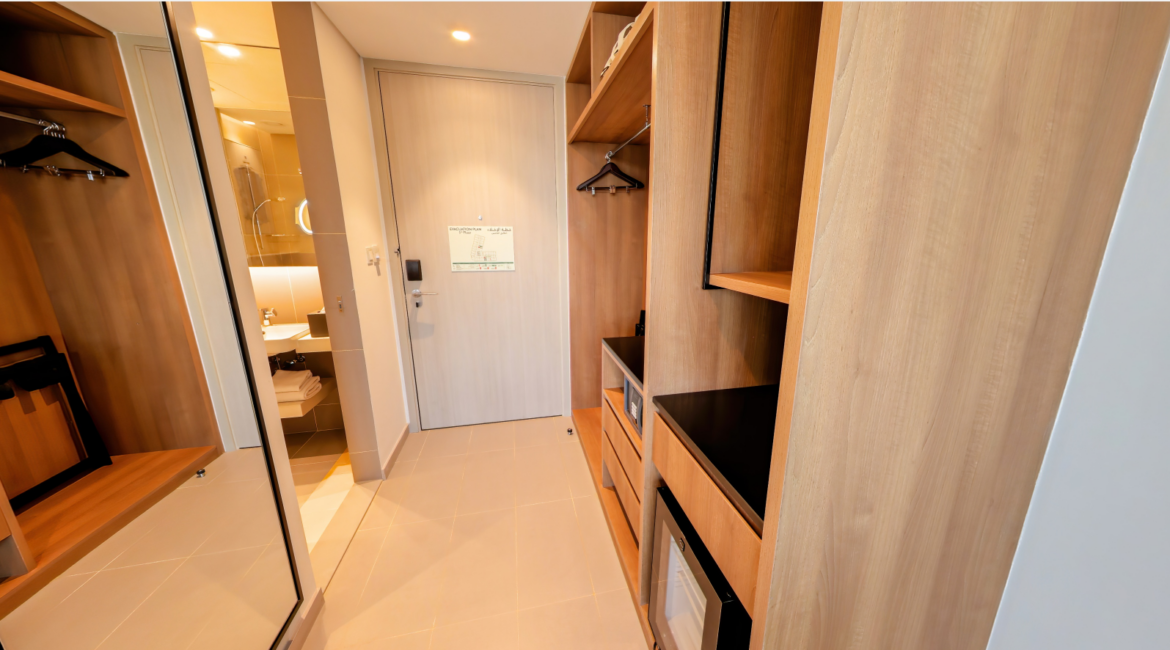 IBIS-Deira-closet