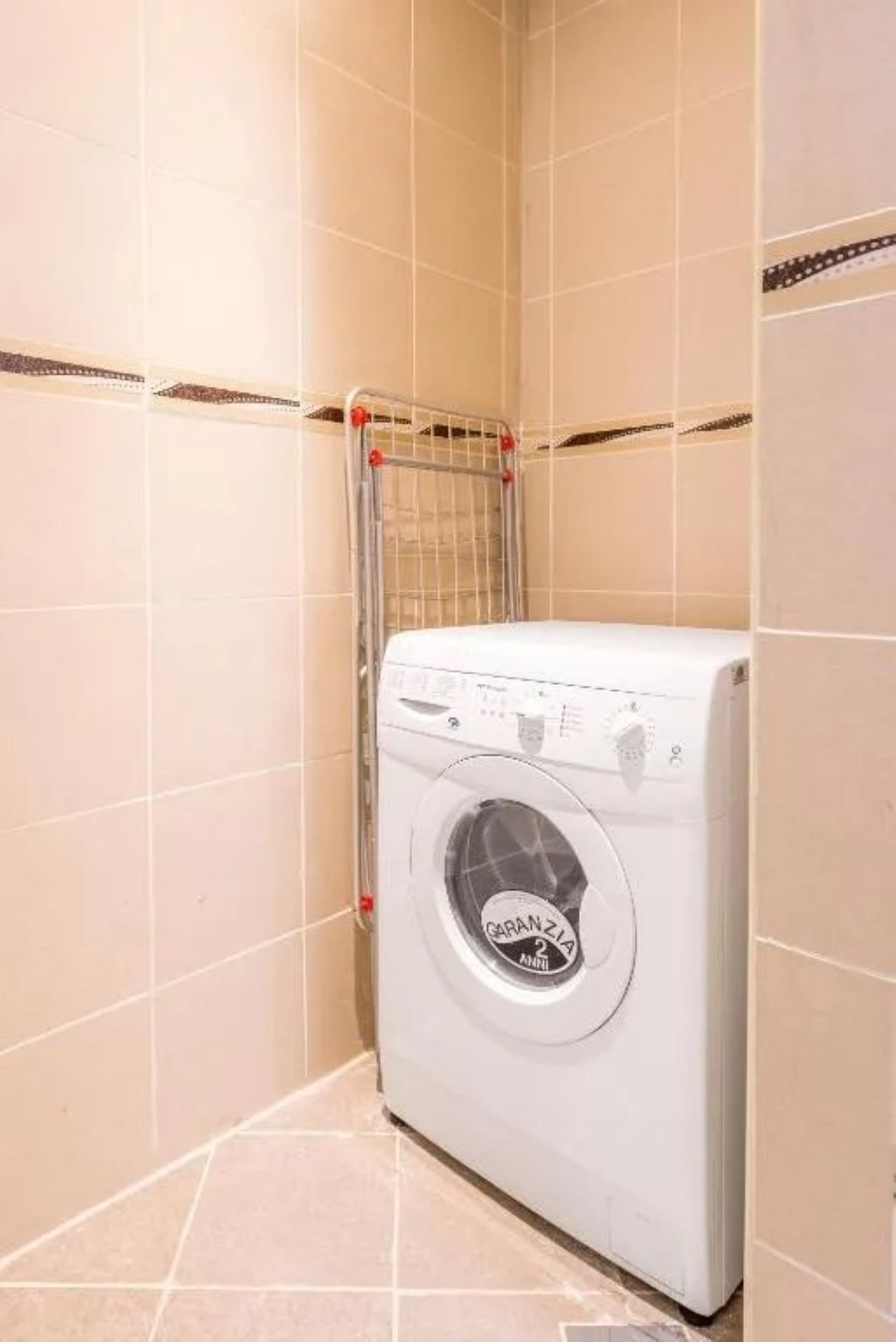 Nassima-laundry-room-1