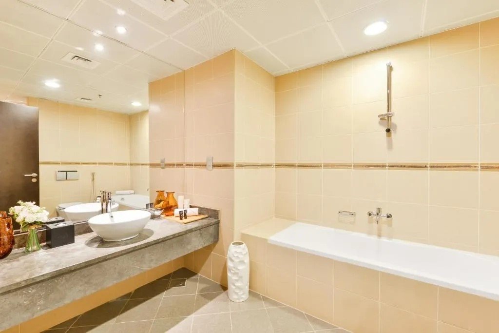 Nassima-s-2bhk-2nd-bathroom